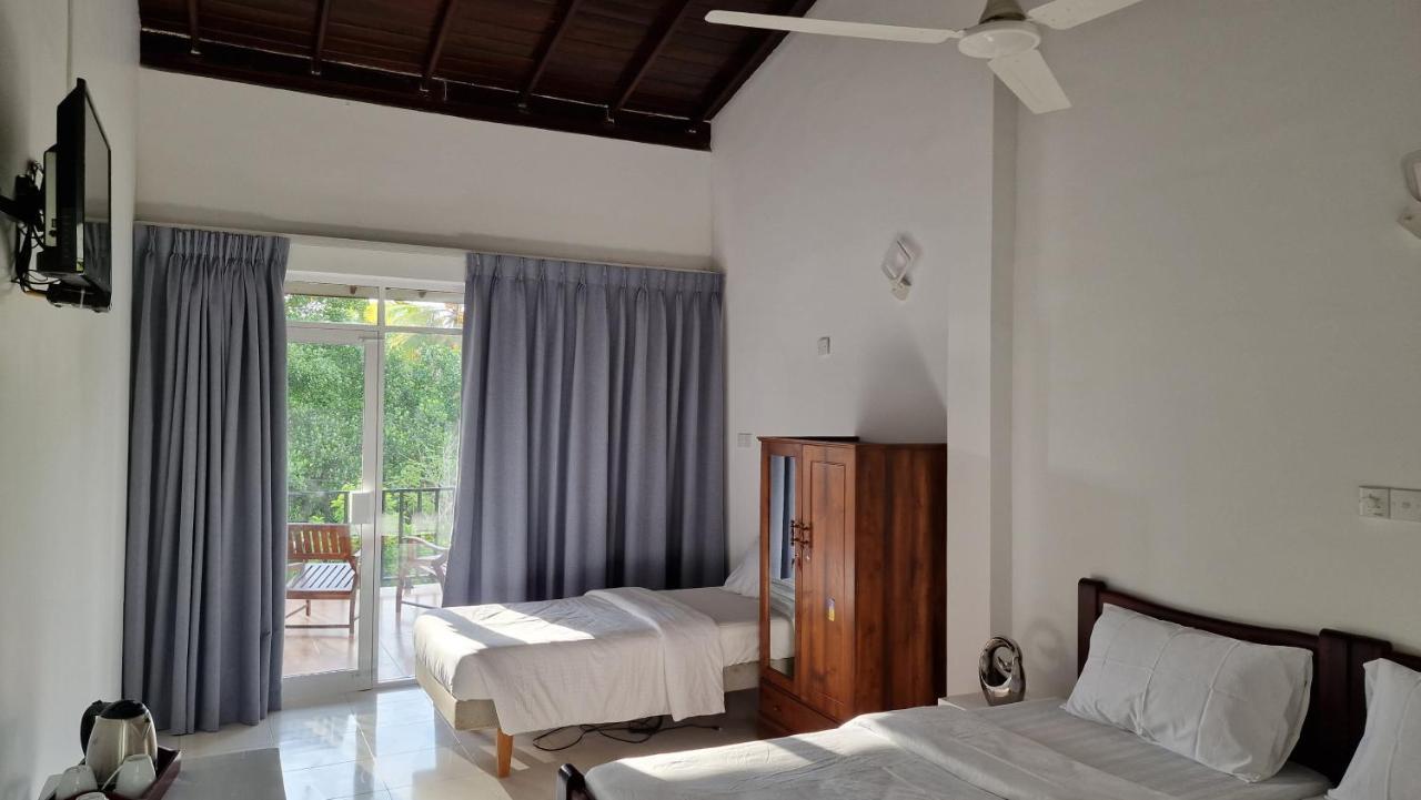 Chill Hill Hikkaduwa Hotel Bagian luar foto