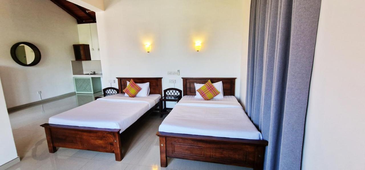 Chill Hill Hikkaduwa Hotel Bagian luar foto