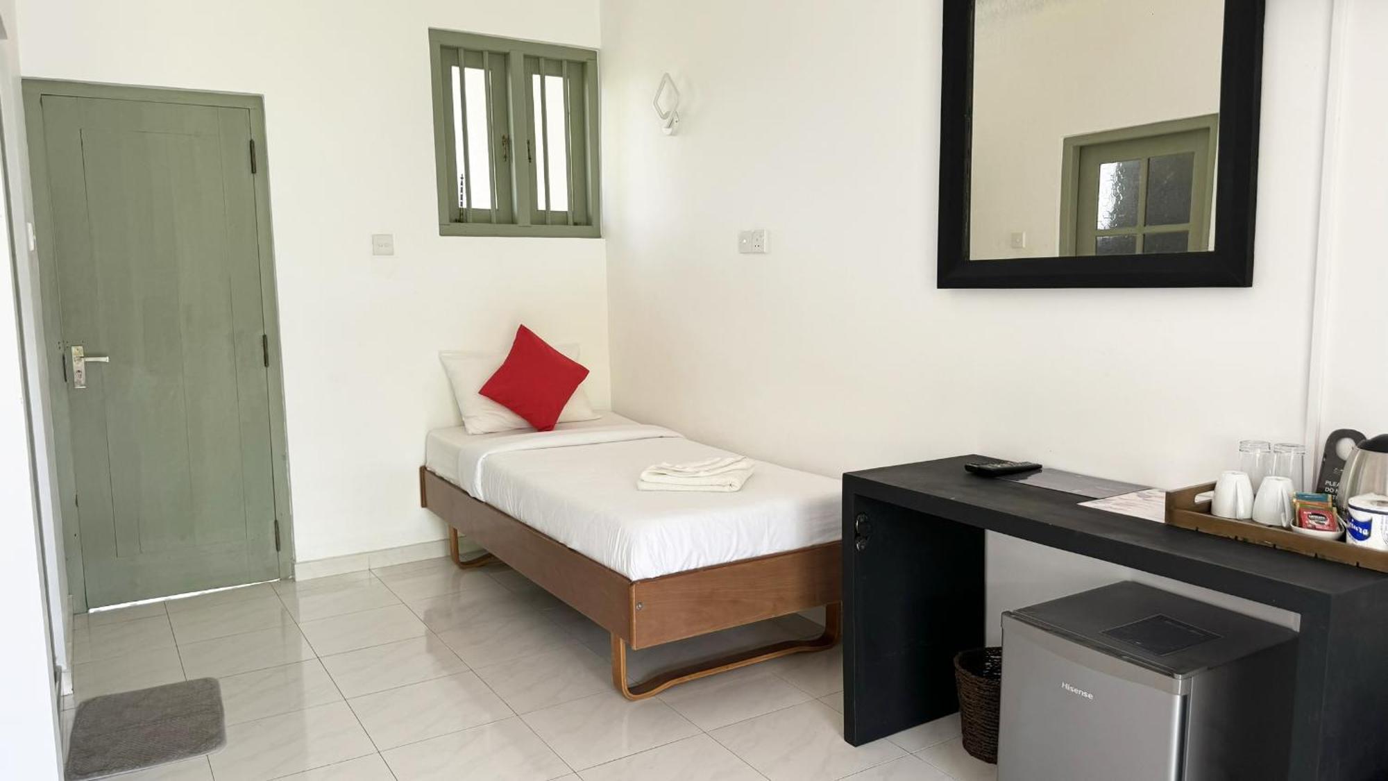 Chill Hill Hikkaduwa Hotel Bagian luar foto