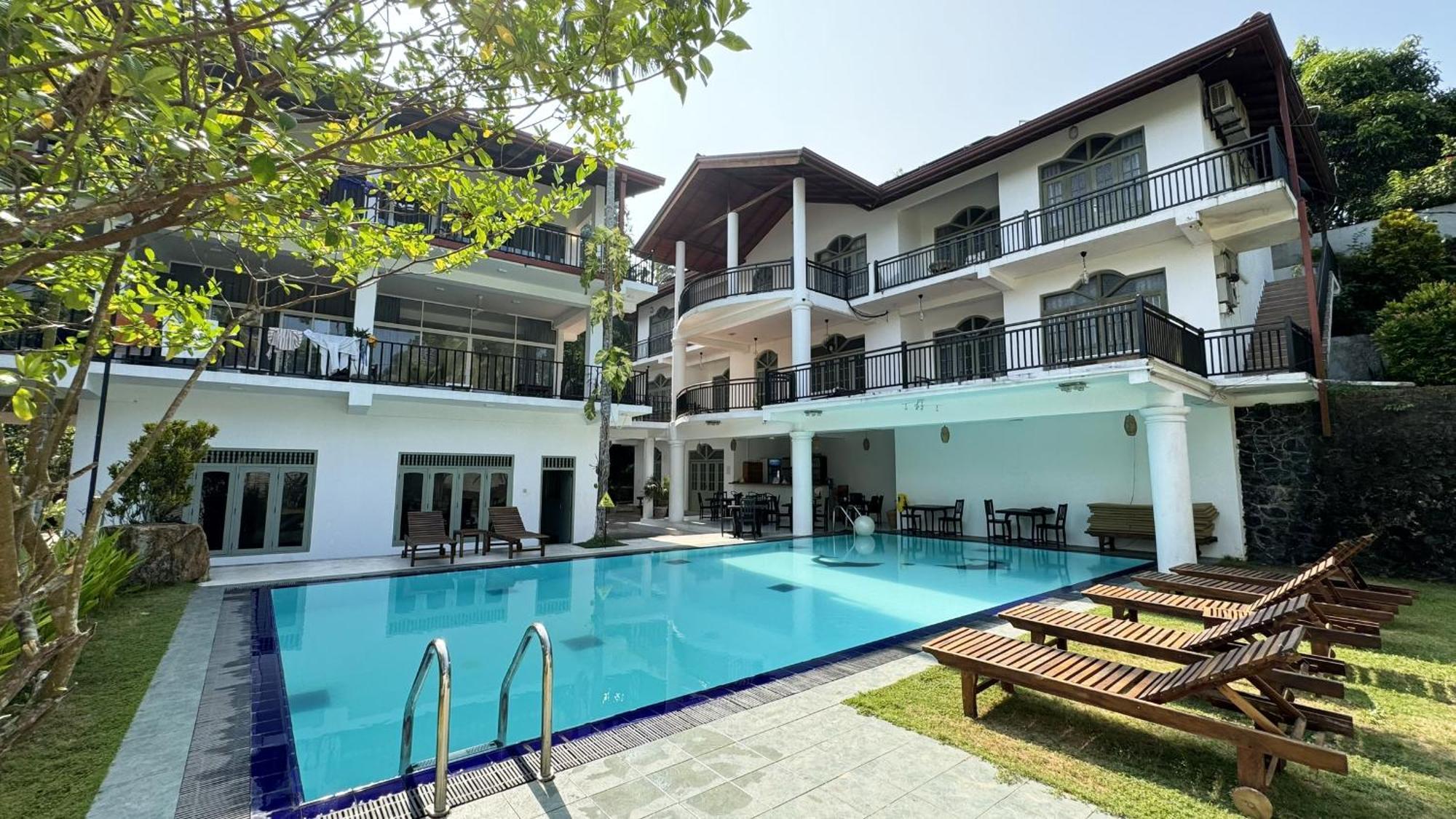 Chill Hill Hikkaduwa Hotel Bagian luar foto